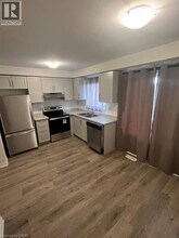 12 Radison Ln in Hamilton, ON - Building Photo - Building Photo