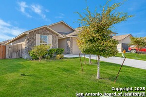 6819 Whisper Grv in San Antonio, TX - Building Photo - Building Photo