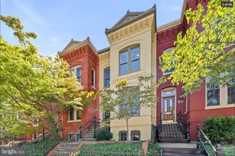 221 A St NE, Unit 1 in Washington, DC - Building Photo - Building Photo