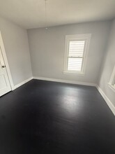 15718 Holmes Ave in Cleveland, OH - Foto de edificio - Building Photo