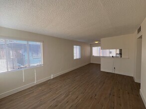 1304 Rexford Pl in Las Vegas, NV - Building Photo - Building Photo