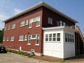 835 Cherry St SE in Grand Rapids, MI - Foto de edificio - Building Photo