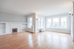 5610 N Ashland Ave in Chicago, IL - Building Photo