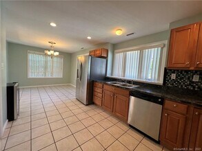 7 Fenwick Pl in Norwalk, CT - Building Photo - Building Photo