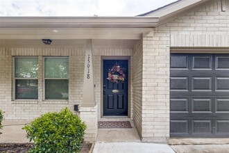 15918 Colonial Bridge Ln in Houston, TX - Foto de edificio - Building Photo