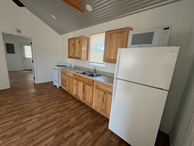 930 County Rd 3390 in Kempner, TX - Building Photo - Building Photo