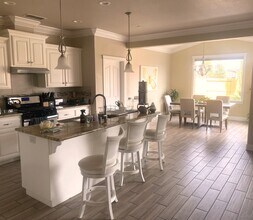 358 Reddington Dr in Redding, CA - Building Photo - Building Photo