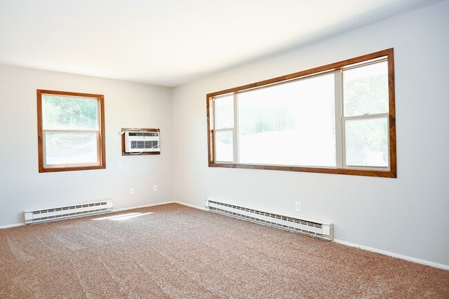 3621-3623 13th Ave N in Grand Forks, ND - Building Photo - Building Photo