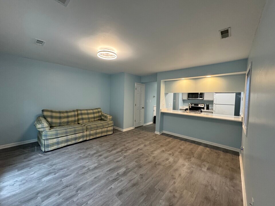 401 10th Ave S in Myrtle Beach, SC - Building Photo