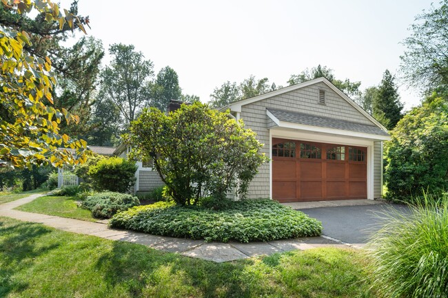 property at 11 High Point Rd