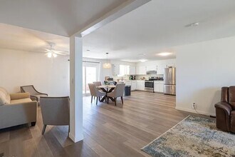 335 E Carter Dr in Tempe, AZ - Building Photo - Building Photo