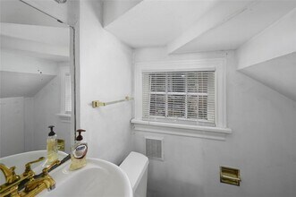 1955 Lexington St in Houston, TX - Building Photo - Building Photo