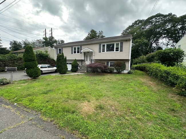 property at 25 Quinsey Dr