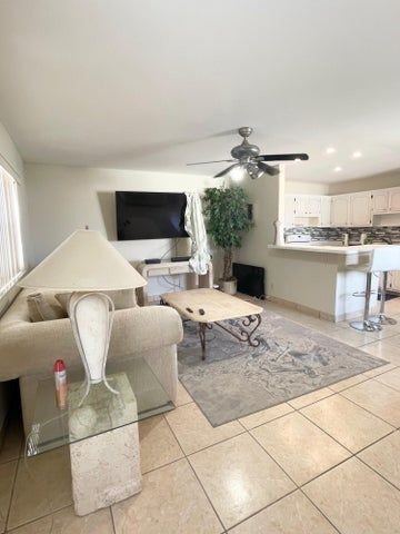 419 Brittany Dr in Delray Beach, FL - Building Photo