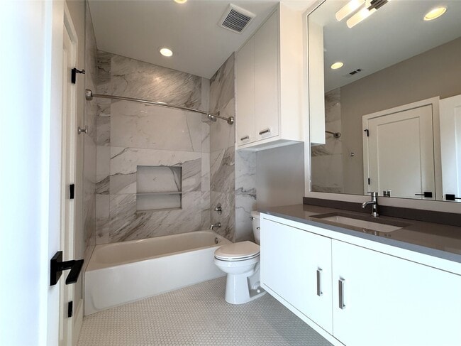 property at 1015 E 27th St