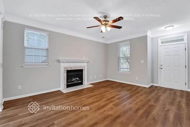 property at 1199 Lempster Dr NW