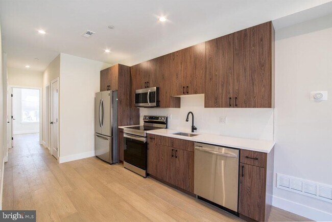 2147 N Franklin St in Philadelphia, PA - Building Photo - Building Photo