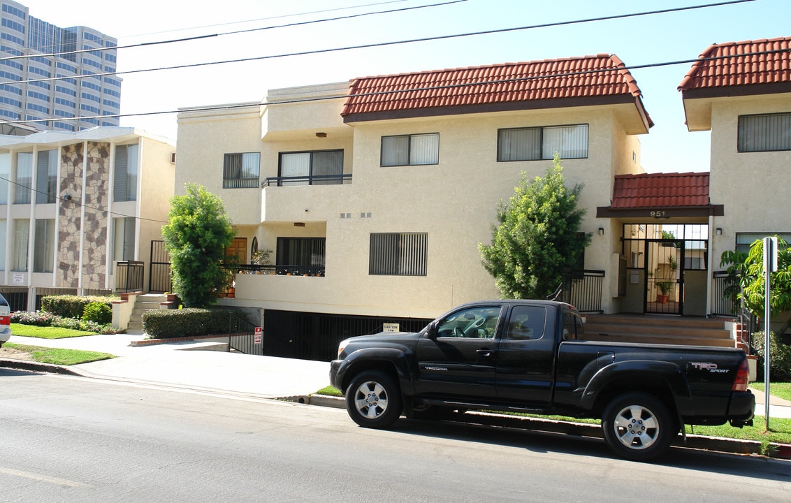 947 N Louise St in Glendale, CA - Building Photo