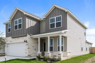1637 Viola Ln in New Braunfels, TX - Foto de edificio - Building Photo