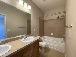 13678 E Weaver Pl in Englewood, CO - Building Photo - Building Photo