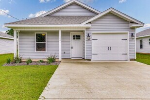 2884 N 24th Ave in Milton, FL - Building Photo