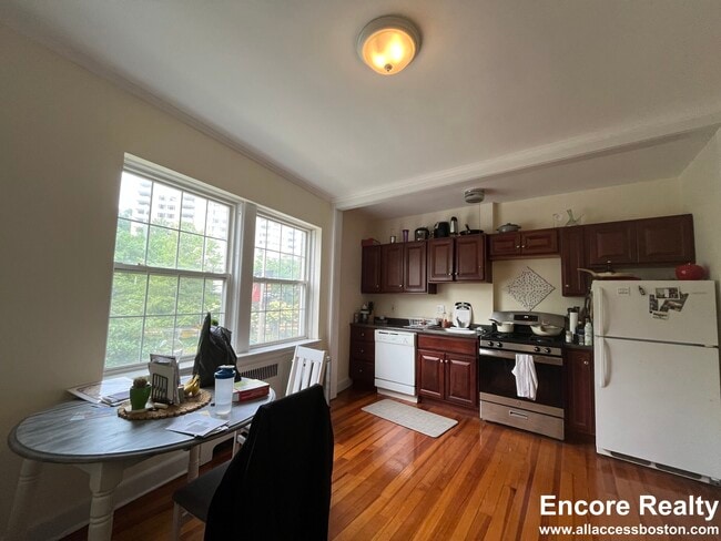 17 Fairbanks St, Unit 20-5