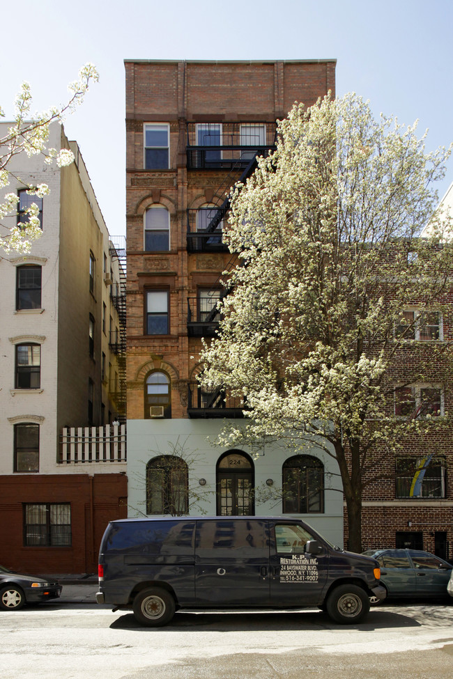 224 E Seventh St in New York, NY - Foto de edificio - Building Photo