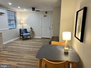 1121 Walnut St in Philadelphia, PA - Building Photo - Building Photo