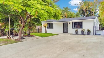 6566 SW 35th St in Miami, FL - Building Photo