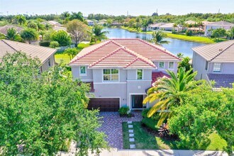 4424 E Whitewater Ave in Weston, FL - Building Photo - Building Photo