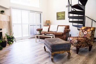 7950 E Starlight Way in Scottsdale, AZ - Foto de edificio - Building Photo