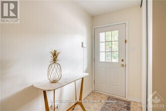 17 Seth Private in Ottawa, ON - Building Photo - Building Photo