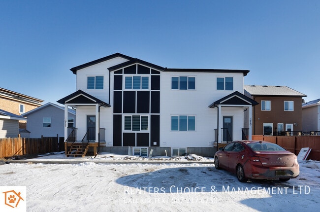 Brand New 3 Bedroom Main Floor Pet Friendly Suite in Brooks, AB - Building Photo - Building Photo