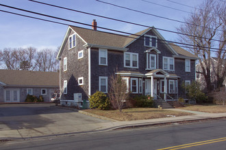 153 Winter St in Hyannis, MA - Building Photo - Building Photo