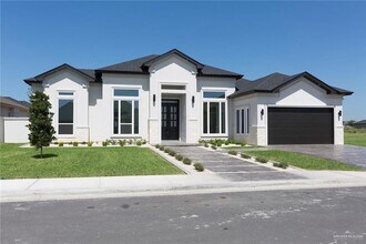 39 S 24th St in McAllen, TX - Building Photo - Building Photo