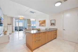 15811 Collins Ave in Sunny Isles Beach, FL - Building Photo - Building Photo