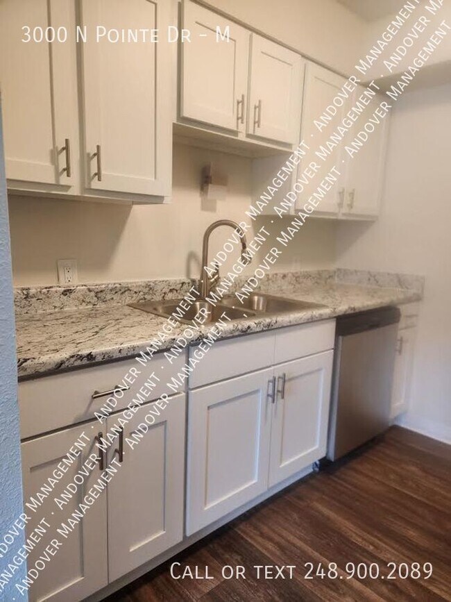 3000 N Pointe Dr-Unit -M in Jackson, MI - Building Photo - Building Photo