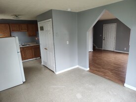 14 N Ritchie Ave in Ravenswood, WV - Building Photo