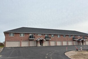 Main Line Estates in Seymour Township, WI - Building Photo