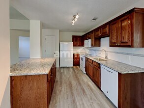 229 Yale Blvd in Glenn Heights, TX - Building Photo - Building Photo