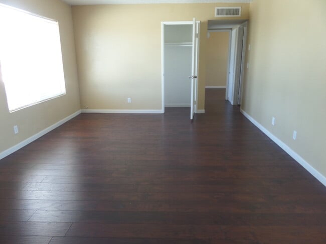 property at 4404 Plaza Vista