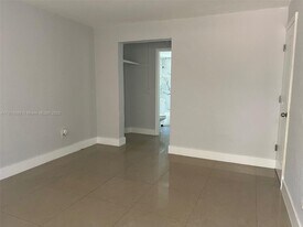 1281 NW 60th St in Miami, FL - Building Photo