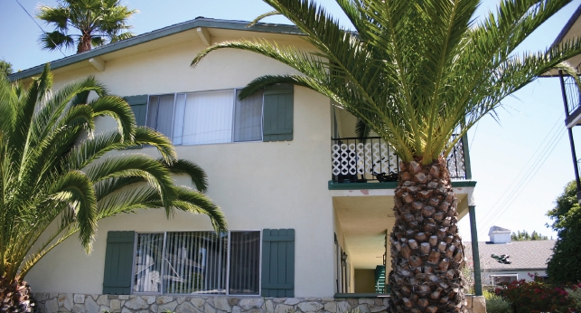 208 Oceano Ave in Santa Barbara, CA - Foto de edificio