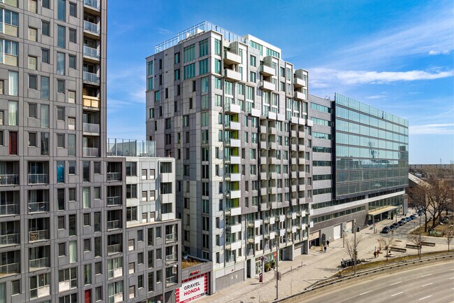 M9 Phase 3 in Montréal, QC - Building Photo - Building Photo