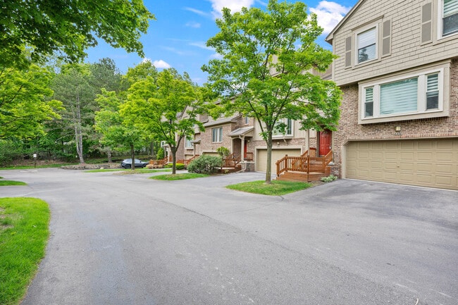 6352 Aspen Ridge Blvd in West Bloomfield, MI - Building Photo - Building Photo