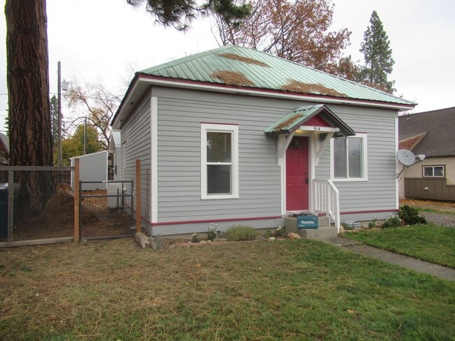 property at 914 Pine St