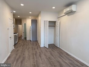 2049 Snyder Ave, Unit 1 in Philadelphia, PA - Foto de edificio - Building Photo