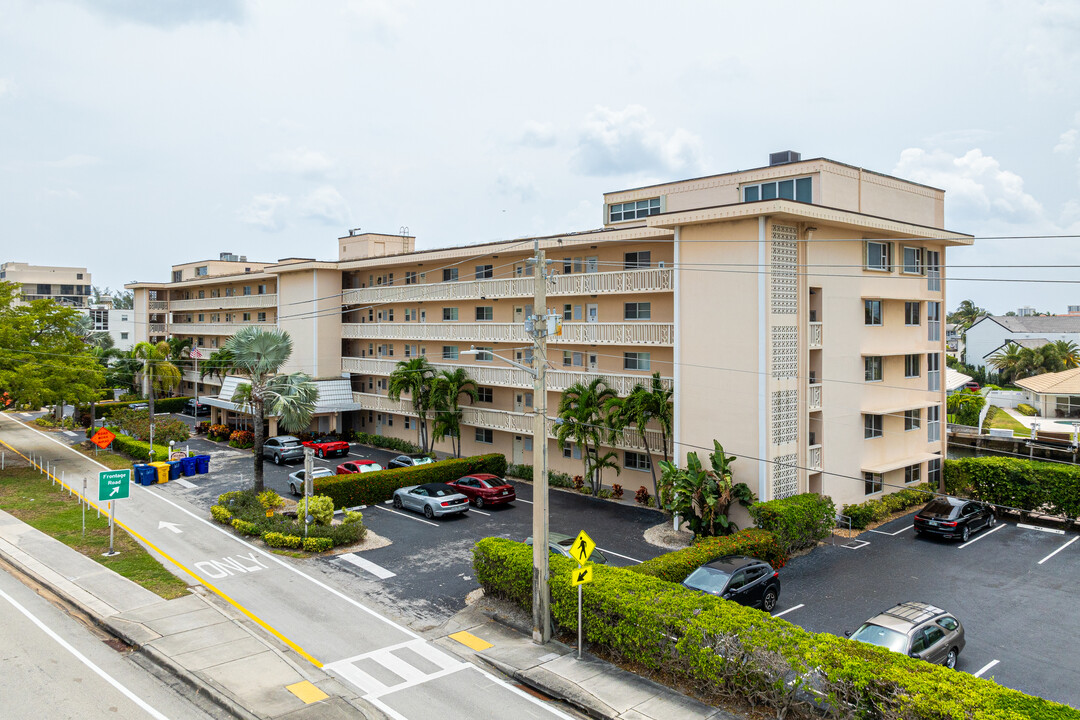 Boca House in Boca Raton, FL - Building Photo