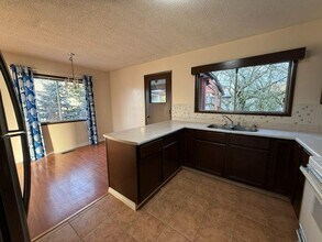 168XX-168X0 0 Ave in Surrey, BC - Building Photo - Building Photo