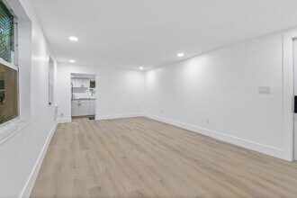 107 SW 4th Ave in Delray Beach, FL - Building Photo - Building Photo